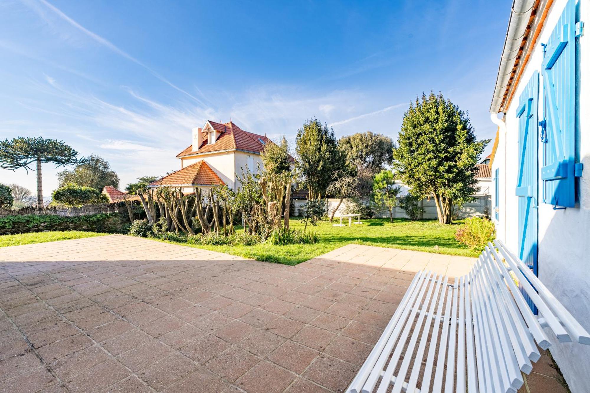 Hébergement de vacances 25 Ambiance Cosy Jardin Arbore *